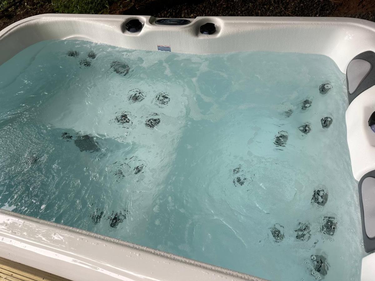Unique Orchard Lodge For Couples With Hot Tub 스트래세이번 외부 사진